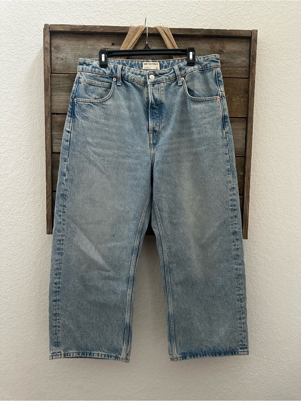Free People We The Free barrel leg denim jeans size 30